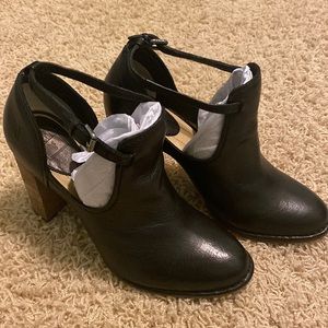 Ladies shoe booties